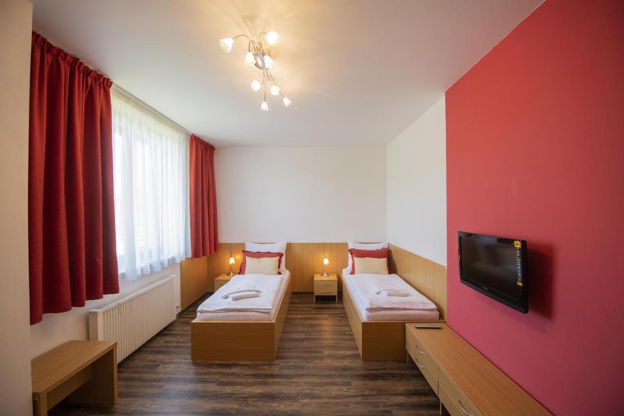 Hotel Berounka Hrebecniky Екстериор снимка