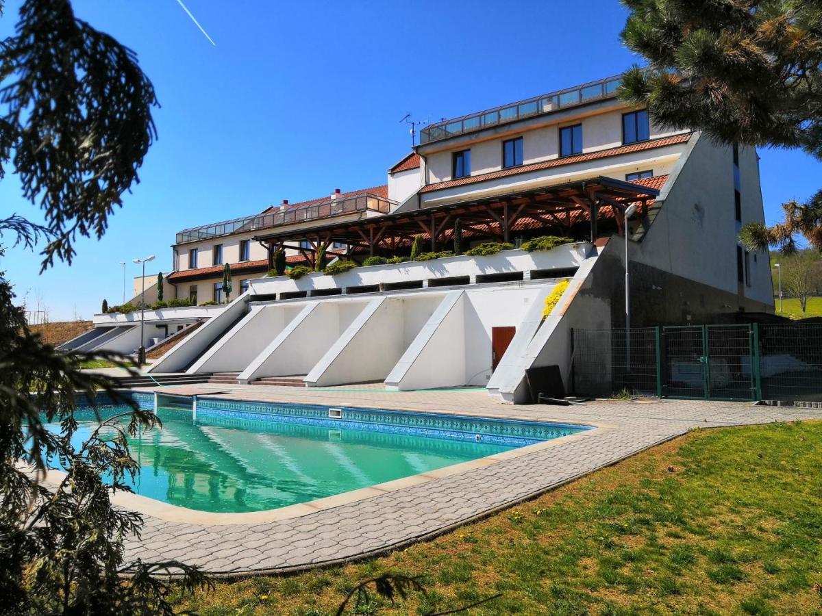 Hotel Berounka Hrebecniky Екстериор снимка