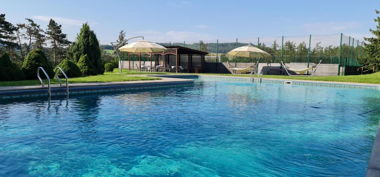 Hotel Berounka Hrebecniky Екстериор снимка